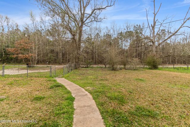 73 Rouse Road, Hattiesburg, MS 39401