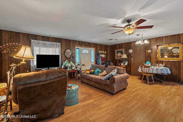 73 Rouse Road, Hattiesburg, MS 39401