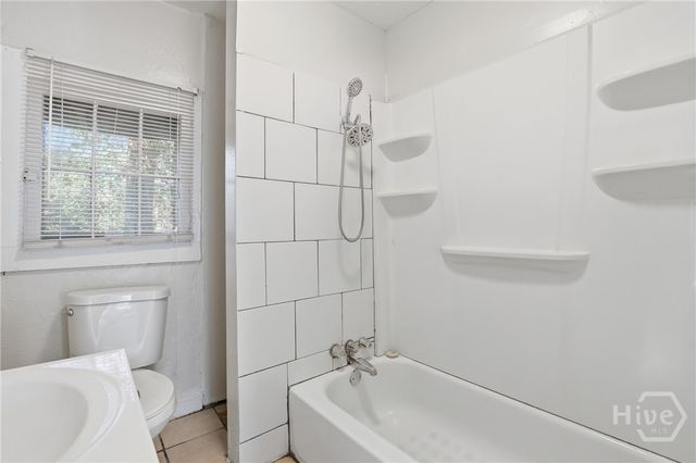 1303 E 33rd Street Upper Carriage House, Savannah, GA 31404