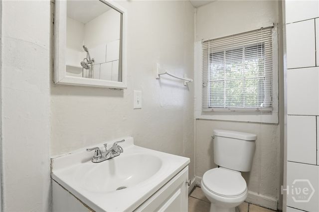 1303 E 33rd Street Upper Carriage House, Savannah, GA 31404
