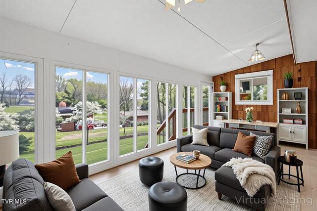 107 Dogwood Lane, Johnson City, TN 37604