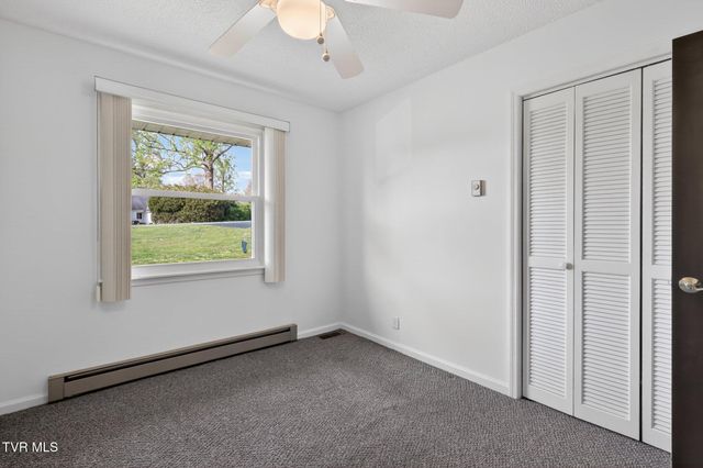 107 Dogwood Lane, Johnson City, TN 37604