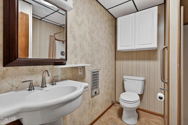 107 Dogwood Lane, Johnson City, TN 37604