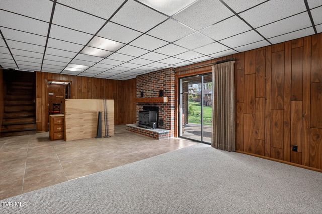 107 Dogwood Lane, Johnson City, TN 37604