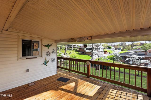 107 Dogwood Lane, Johnson City, TN 37604