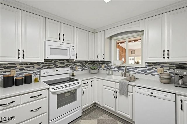 107 Dogwood Lane, Johnson City, TN 37604