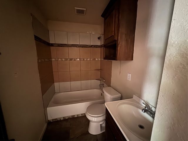 1301 Sharondale Street, Fort Worth, TX 76115