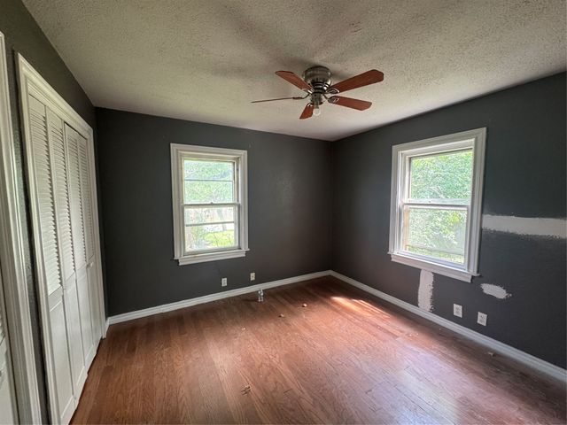 1301 Sharondale Street, Fort Worth, TX 76115