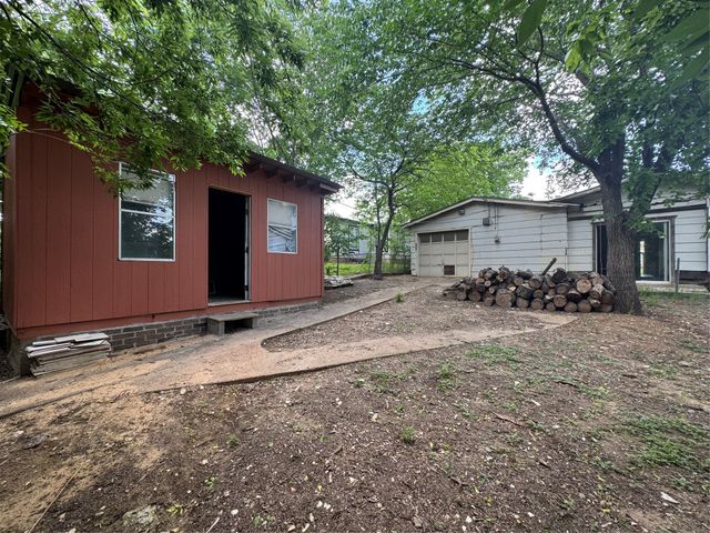 1301 Sharondale Street, Fort Worth, TX 76115