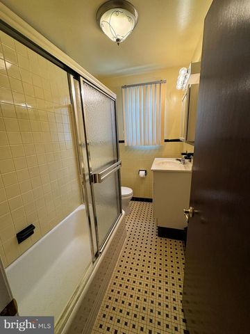 410 PAOLI AVE, Philadelphia, PA 19128