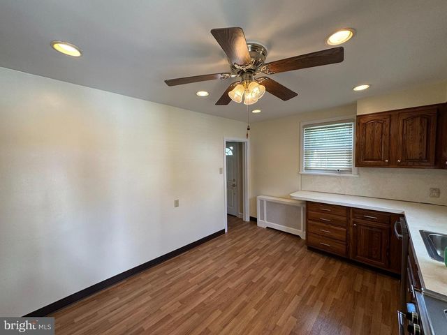 410 PAOLI AVE, Philadelphia, PA 19128