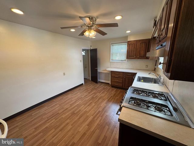 410 PAOLI AVE, Philadelphia, PA 19128