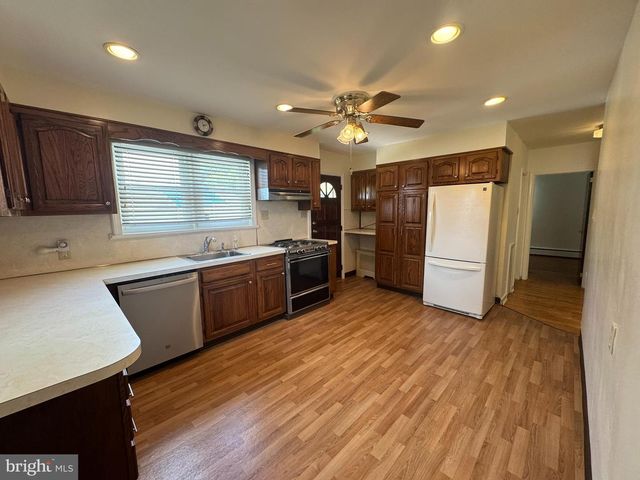 410 PAOLI AVE, Philadelphia, PA 19128