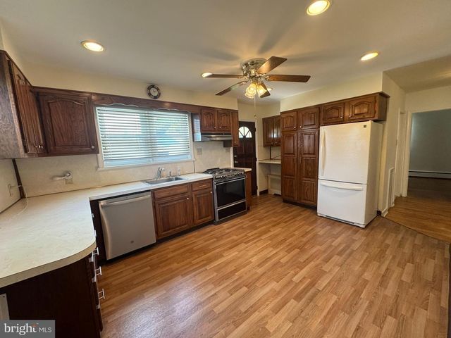 410 PAOLI AVE, Philadelphia, PA 19128
