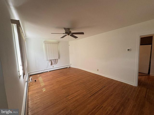 410 PAOLI AVE, Philadelphia, PA 19128