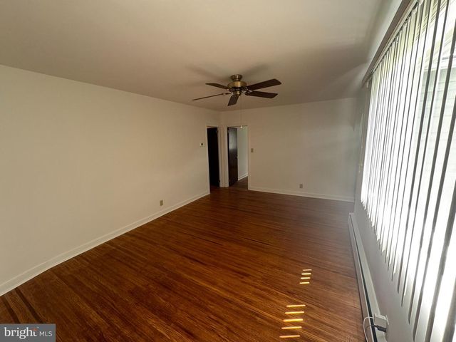 410 PAOLI AVE, Philadelphia, PA 19128