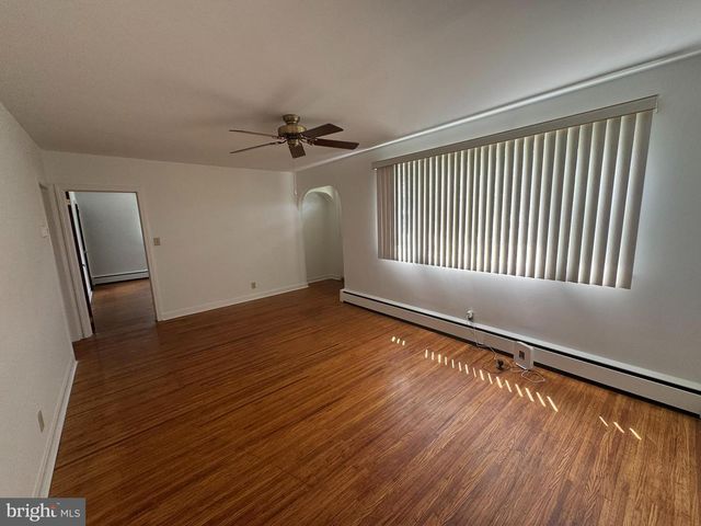 410 PAOLI AVE, Philadelphia, PA 19128