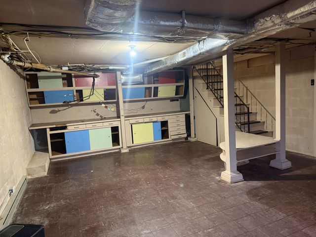 1034 Rolling Fields Cir, Columbia, TN 38401