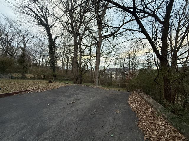 1034 Rolling Fields Cir, Columbia, TN 38401