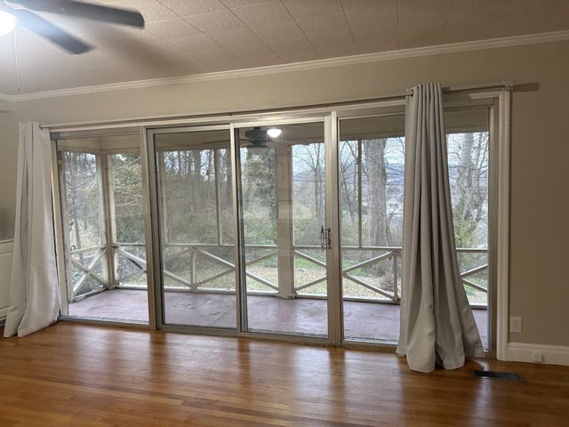 1034 Rolling Fields Cir, Columbia, TN 38401