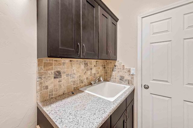 1305 Raymond Court, Loma, CO 81524