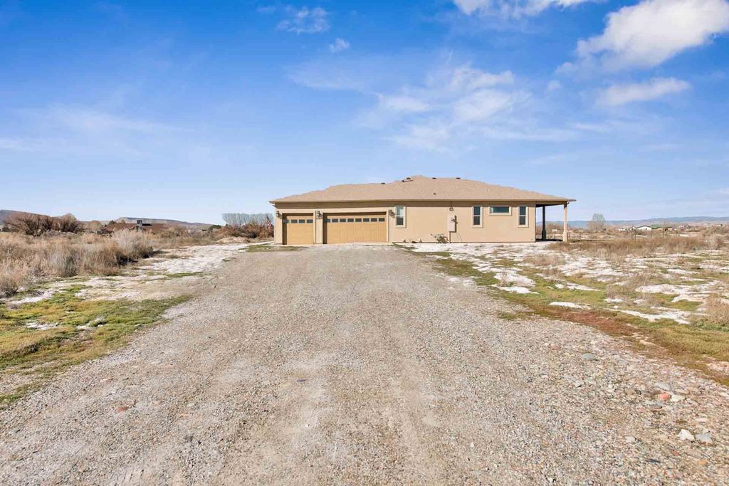 1305 Raymond Court, Loma, CO 81524