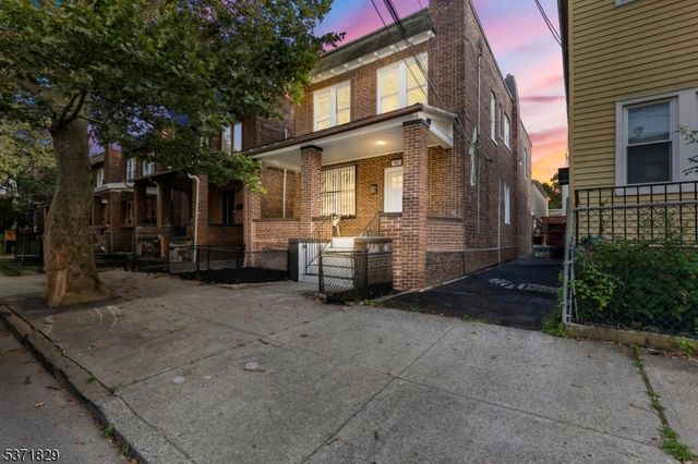 165 Van Nostrand Ave, Jersey City, NJ 07305
