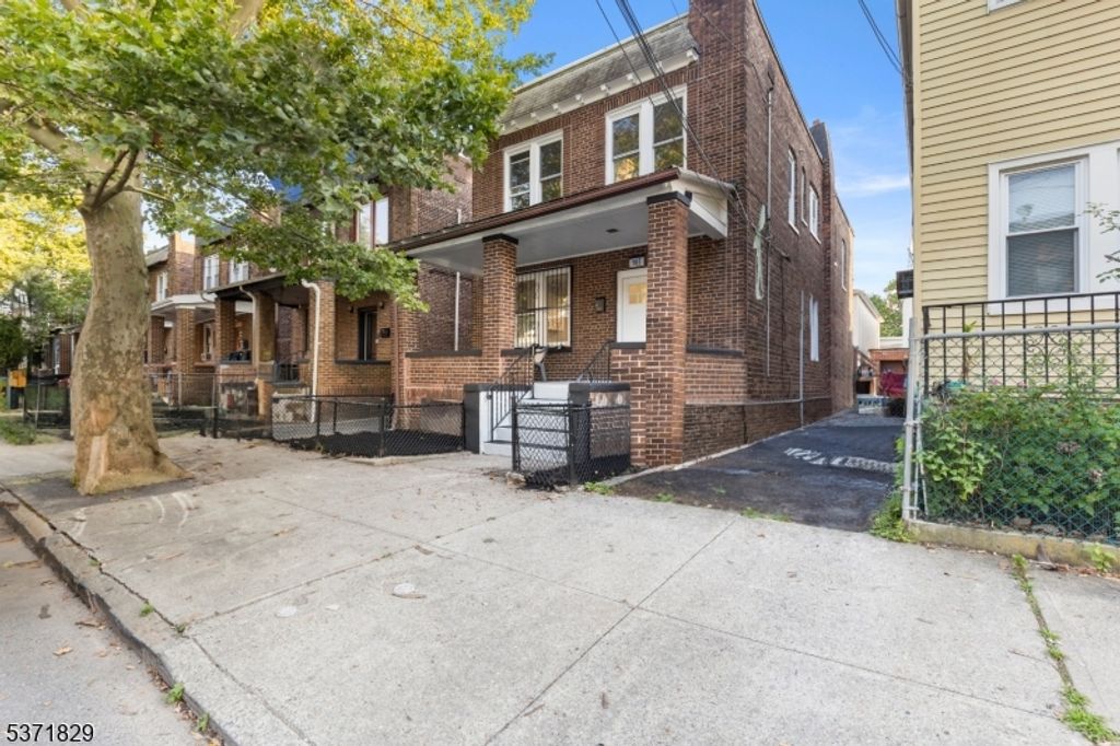 165 Van Nostrand Ave, Jersey City, NJ 07305
