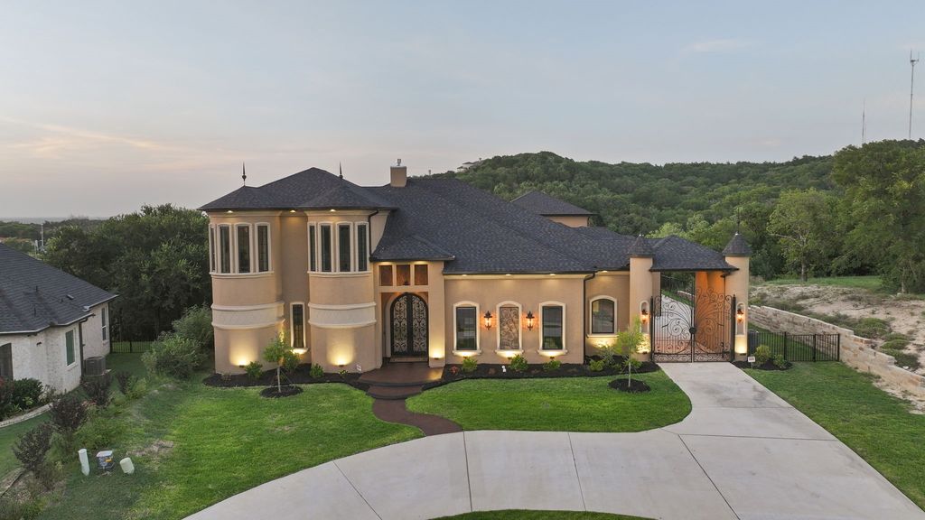 2621 Whispering Oaks Cove, Cedar Hill, TX 75104