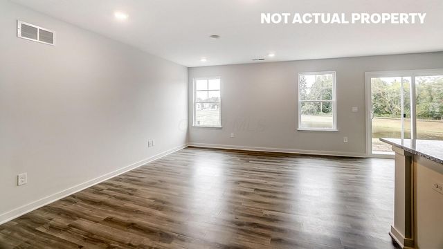 12 Gristmill Drive, Ashville, OH 43103