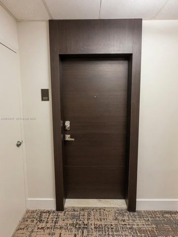 2801 NE 183rd Street 202W, Aventura, FL 33160