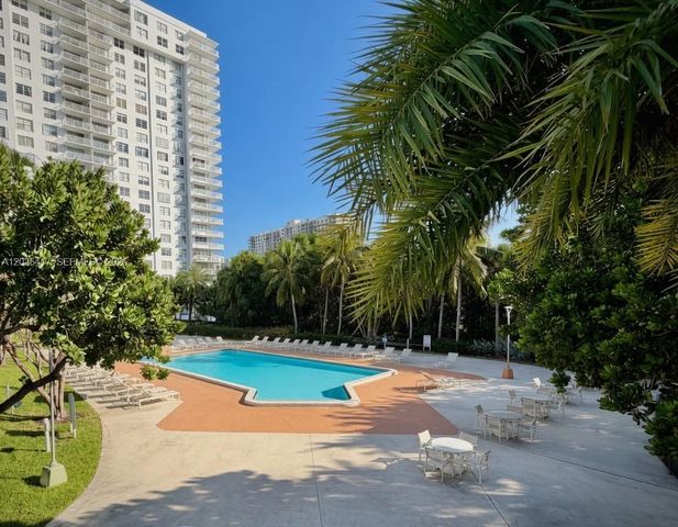 2801 NE 183rd Street 202W, Aventura, FL 33160