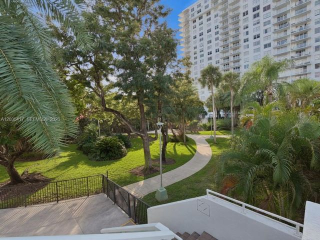 2801 NE 183rd Street 202W, Aventura, FL 33160