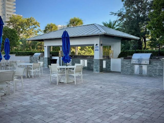 2801 NE 183rd Street 202W, Aventura, FL 33160