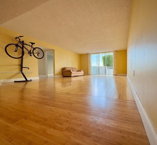 2801 NE 183rd Street 202W, Aventura, FL 33160