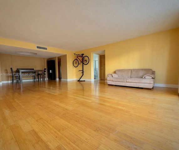 2801 NE 183rd Street 202W, Aventura, FL 33160