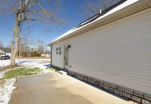 130 Mazie Dr, Lafayette, TN 37083