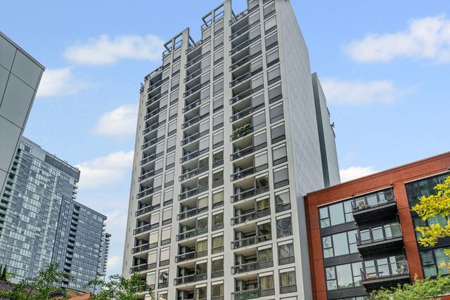 1212 N Wells Street 202, Chicago, IL 60610