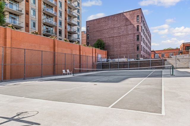 1212 N Wells Street 202, Chicago, IL 60610