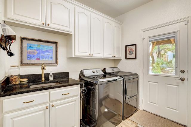 111 Roberts CIR, Georgetown, TX 78633