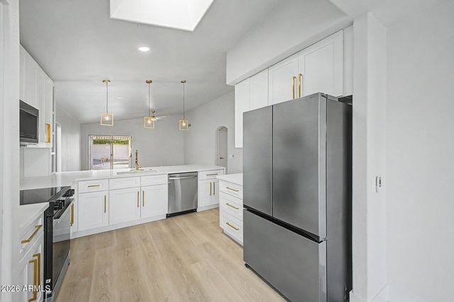 2248 E MORROW Drive, Phoenix, AZ 85024