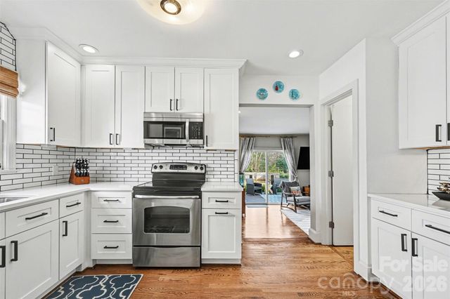 1804 Dearmon Drive, Charlotte, NC 28205