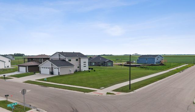 403 16th Street NE, Dilworth, MN 56529