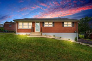 905 Emerald DR, Vinton, VA 24179