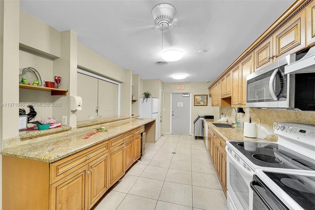 650 NW 80th Terrace 206, Margate, FL 33063