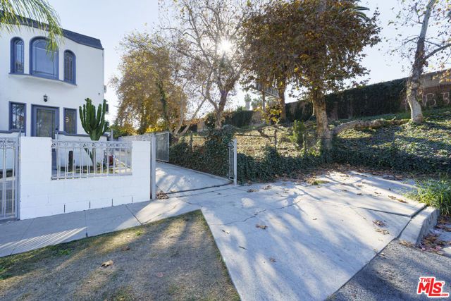 422 N Reno Street, Los Angeles, CA 90026