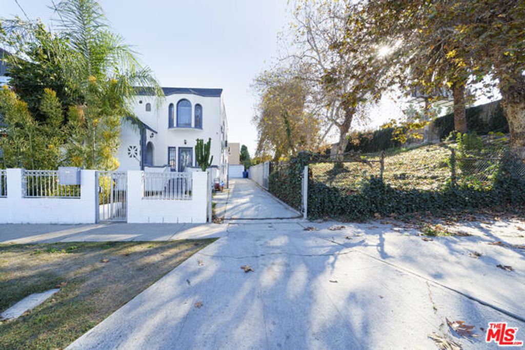 422 N Reno Street, Los Angeles, CA 90026