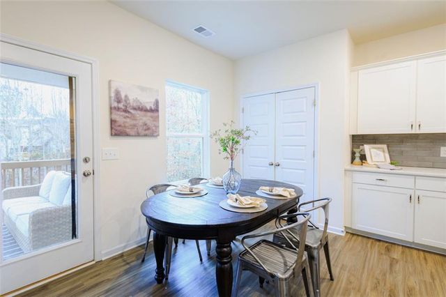 132 LYNWOOD Lane, Ball Ground, GA 30107