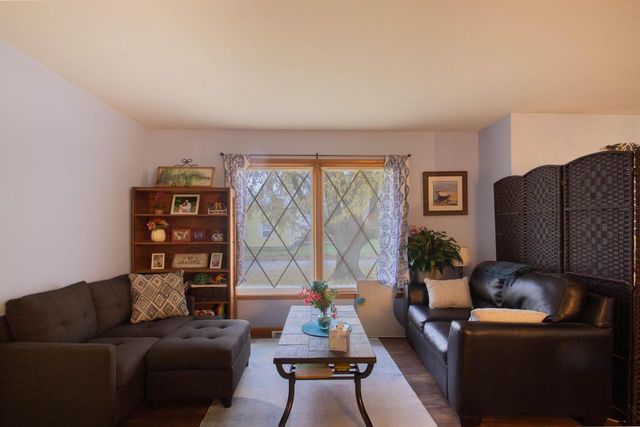 2 Riverdale CIRCLE, Watertown, WI 53094