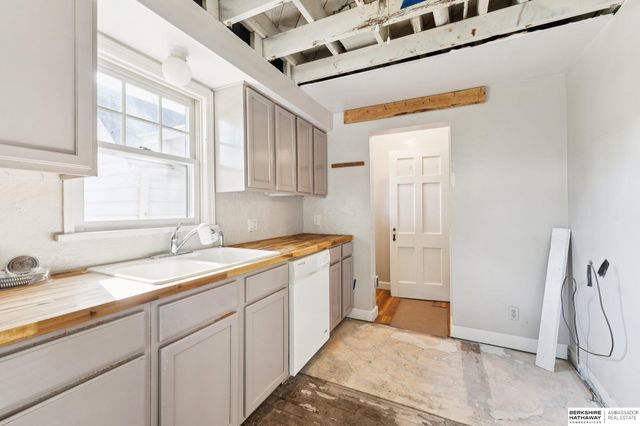 101 E 16 Avenue, Bellevue, NE 68005